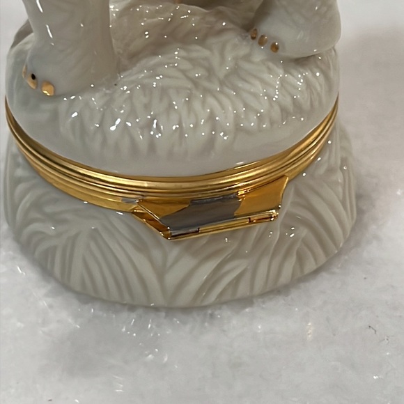 Lenox 24kt Gold Detailed Porcelain Elephant Trinket Box 🐘 - Picture 6 of 8